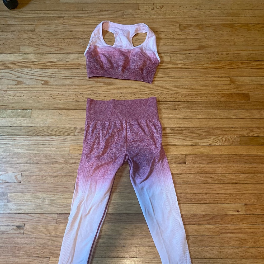 Amazon Workout Set - image 1